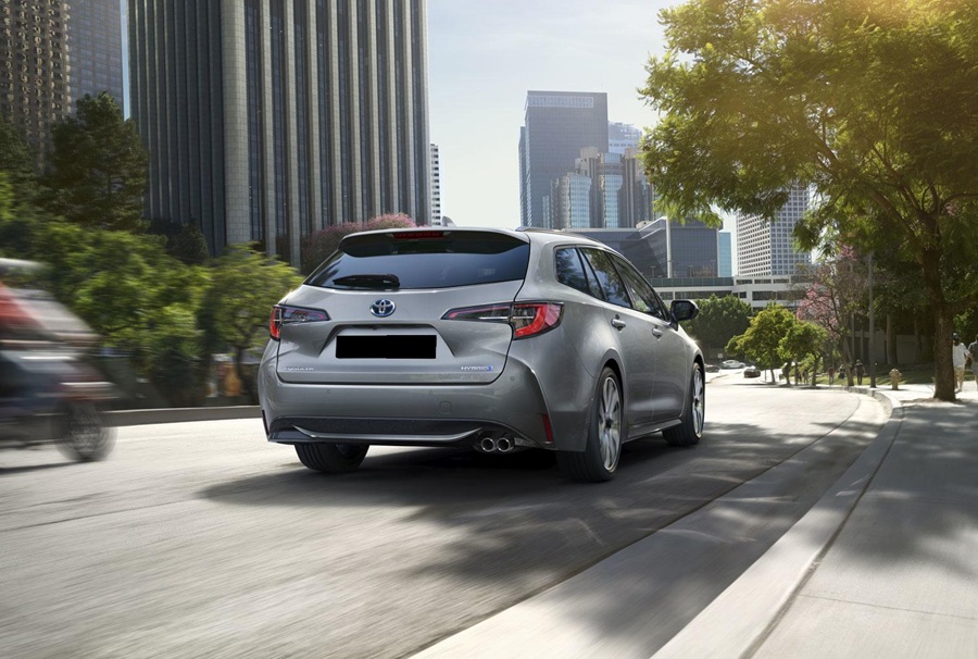 Toyota Corolla Combi Hybrid AT — photo 2